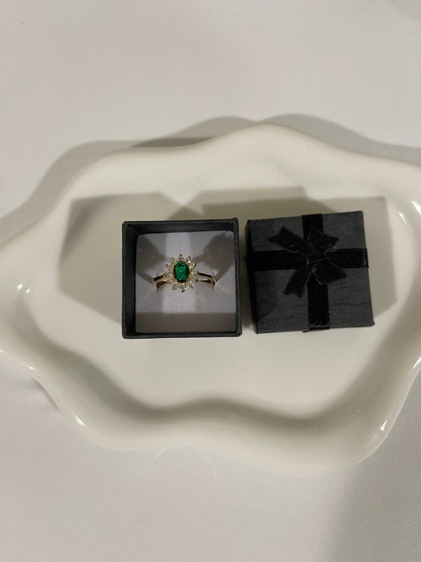 Emerald Glow Ring & Eterna Diamond Ring