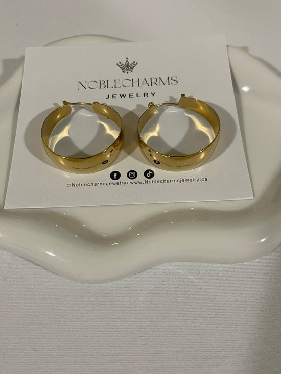 Minimal Luxe Hoops