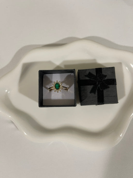 Emerald Glow Ring & Eterna Diamond Ring